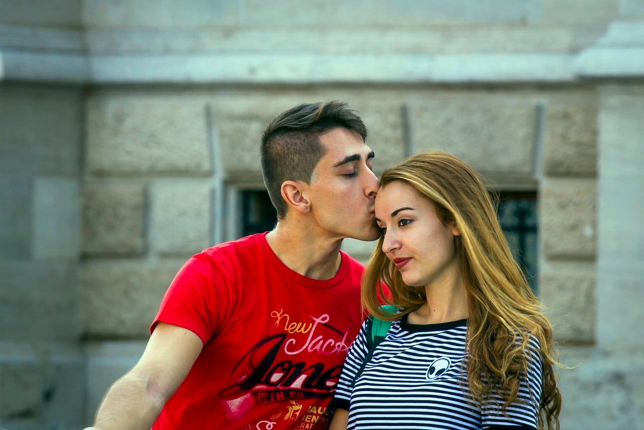 Tunezyjskie kursy surfingowe: Nauka surfowania na fali.